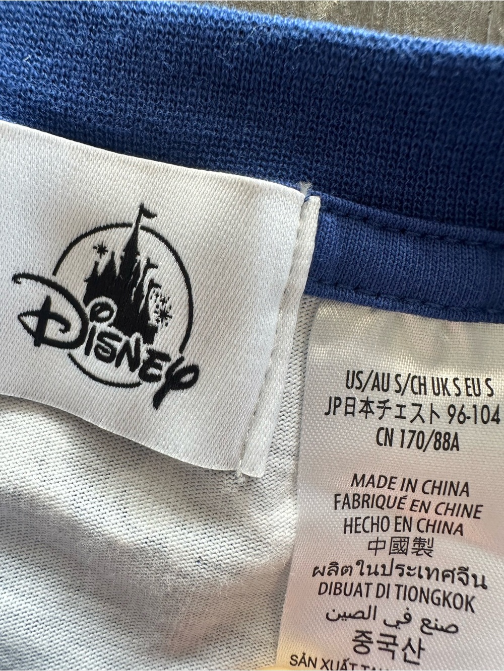 Disney Kids Navy and White Knit Shirt. Men’s small